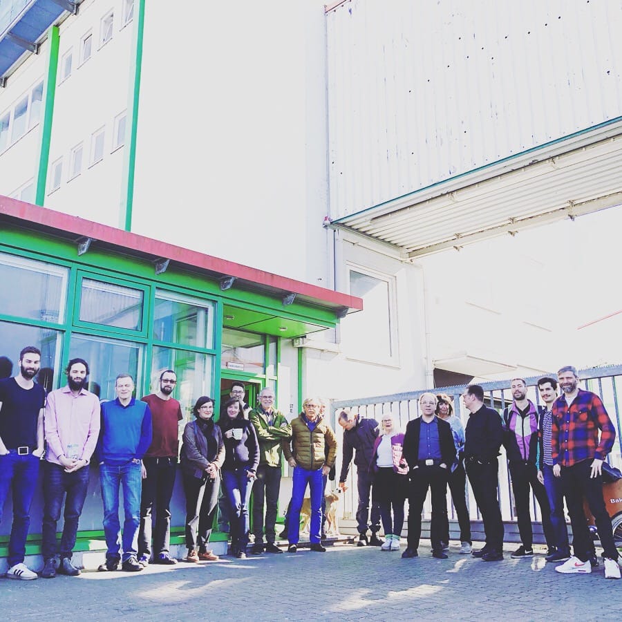 Gruppenfoto vor dem Wurst Case